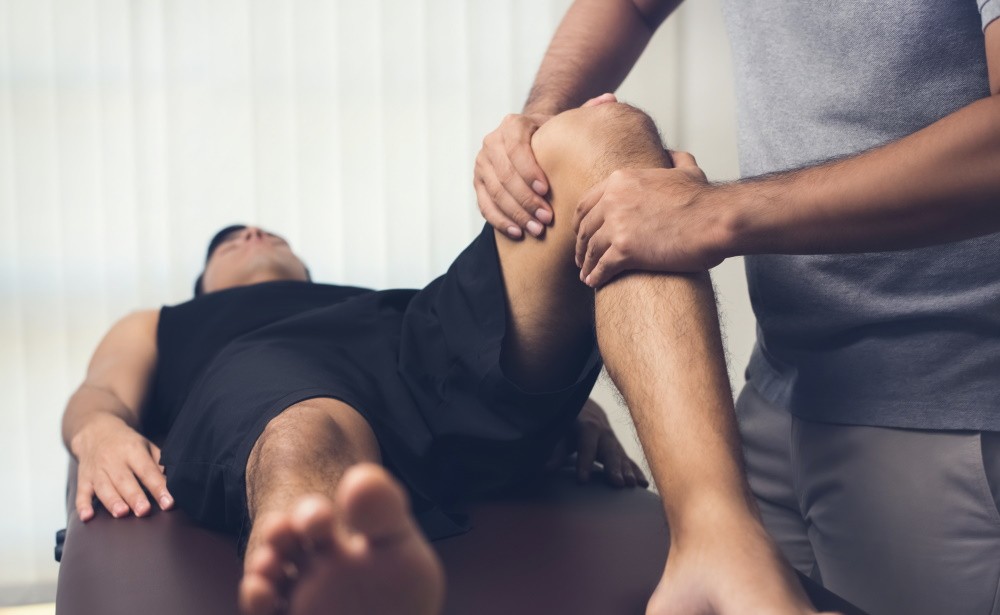 physical therapy for patient with knee pain